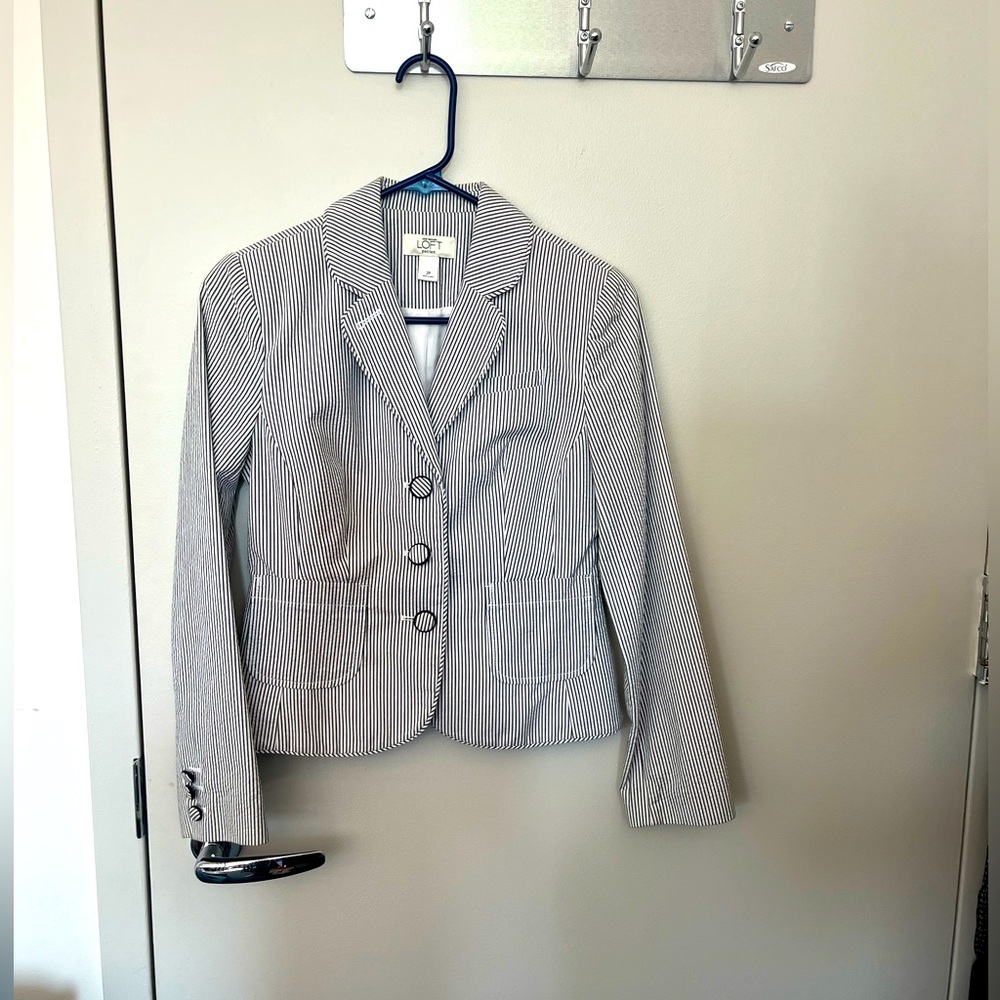 Loft Sear sucker blue/white suit jacket, size 2P